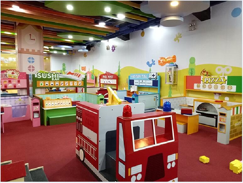 kidzoona role play counter in indoor amusement park