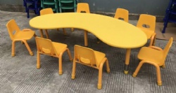 幼儿园塑料桌椅